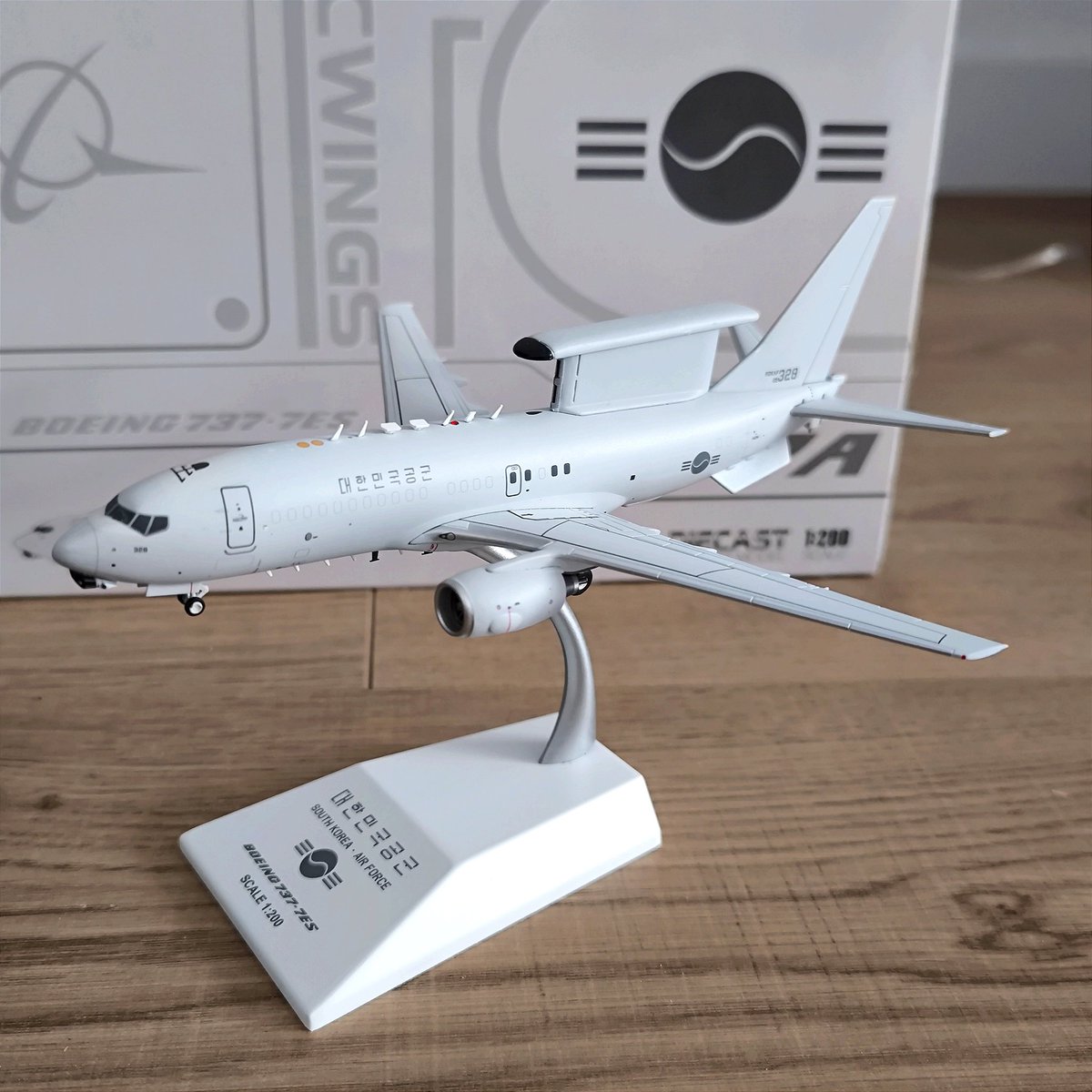 pedrospotter's tweet image. #BuenasMediodias los #ReyesMagos aterrizaron 🤣 en forma de #maqueta

✈️
#JCWings
1/200
Ref.: XX20288
#Boeing #B737-7ES (65-328)
#Peace #Eye
#SouthKorea #AirForce 
✈️

#diecast #planes #miniatura #maqueteros #modelismo #aviones #coleccionismo #scalemodelstore #diescastplanes