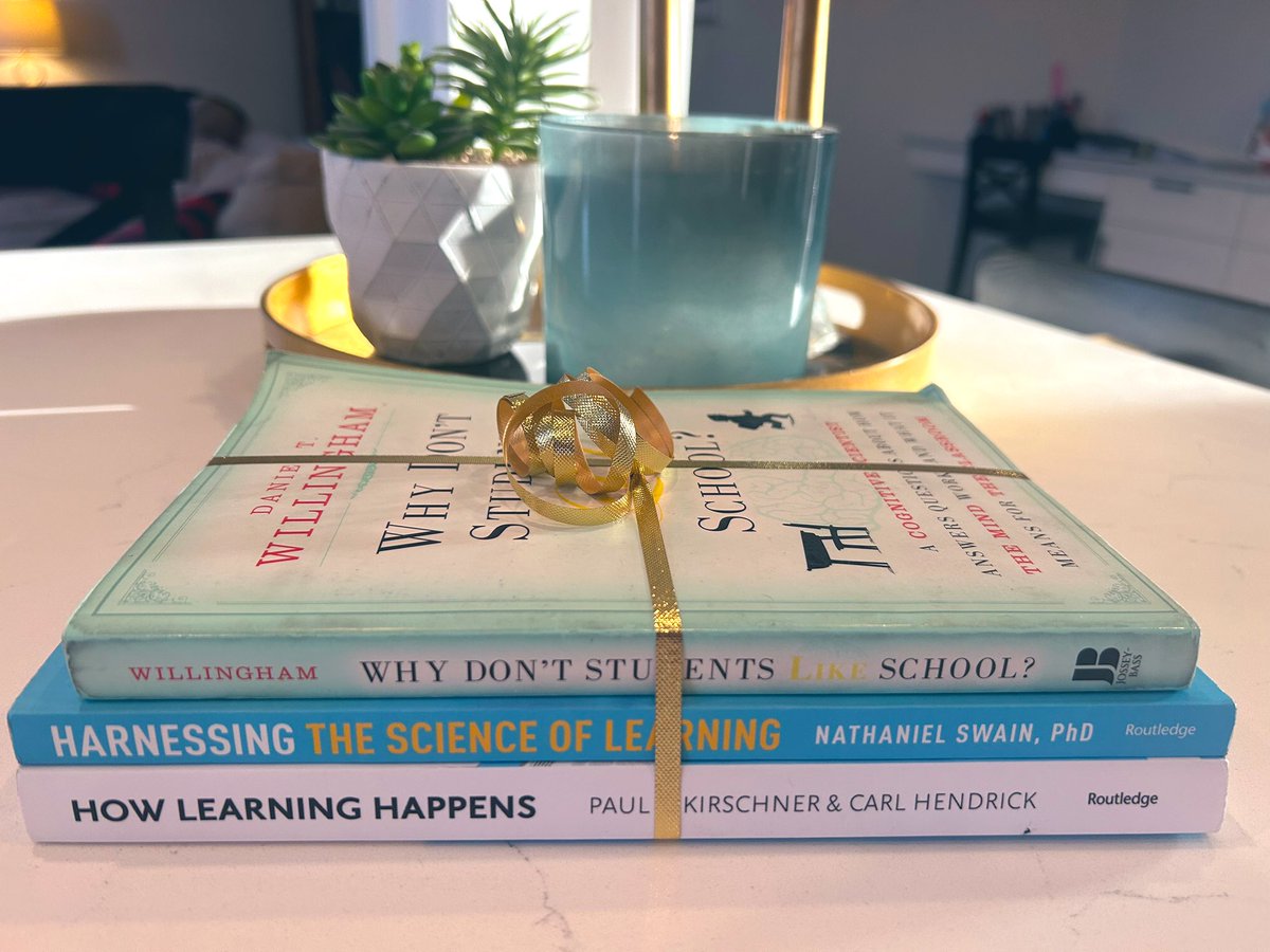 MmeLockhartLDS's tweet image. First day back to school of 2025, and a great time to set new goals!

Goal #2: Add new books on the #ScienceOfLearning to our school’s professional SOR Lending Library!

Books are expensive so every time I finish a book, I add it to my school’s SOR Lending Library for other…
