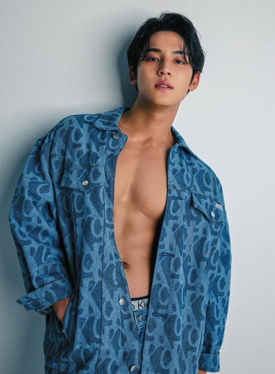hourly mingyu 🐶 tweet media