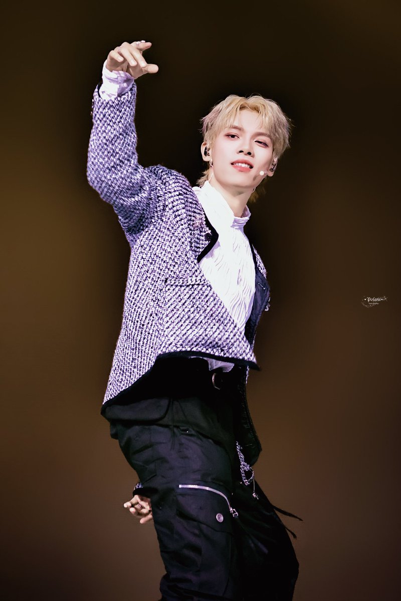 Polaris_DXX's tweet image. 𝒀𝒐𝒖 𝒂𝒓𝒆 𝒕𝒉𝒆 𝒃𝒓𝒊𝒈𝒉𝒕𝒆𝒔𝒕 𝒔𝒕𝒂𝒓 𝒐𝒏 𝒔𝒕𝒂𝒈𝒆.
#starlightboys  #段星星 #duanxingxing #스타라이트보이즈 #iQIYI #星光闪耀的少年 #뚜안싱싱