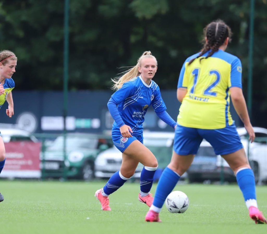 Boldmere_WFC's tweet photo. ✍️ New Signing! ✍️ 
——
We’re absolutely delighted to announce the signing of Chloe Finn from Sutton Town. https://t.co/GLpYWrQDws