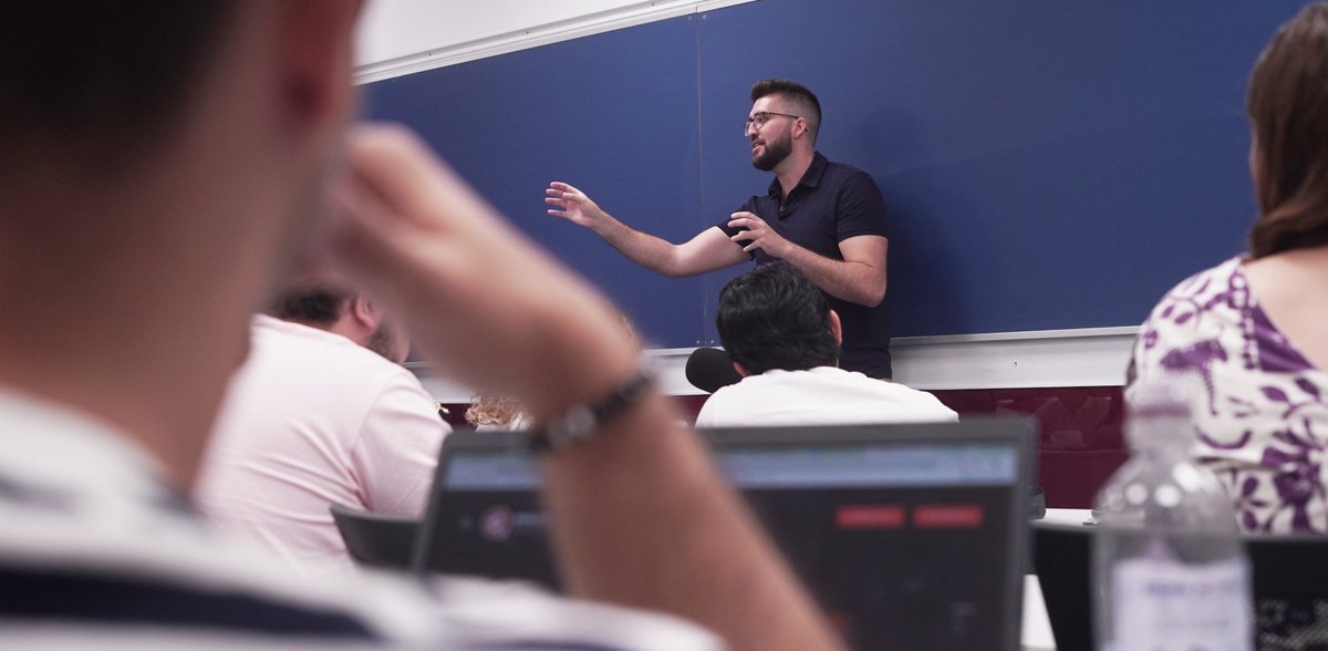 Aquí el programa completo del curso 'Periodismo Multiplataforma' de <a href="/elespanolcom/">EL ESPAÑOL</a> y <a href="/universidadcjc/">UCJC</a>🎙️✨ del que formaré parte este año.

En mi módulo trabajaremos cómo diseñar y producir podcasts de calidad para periodistas.

elespanol.com/master-periodi…