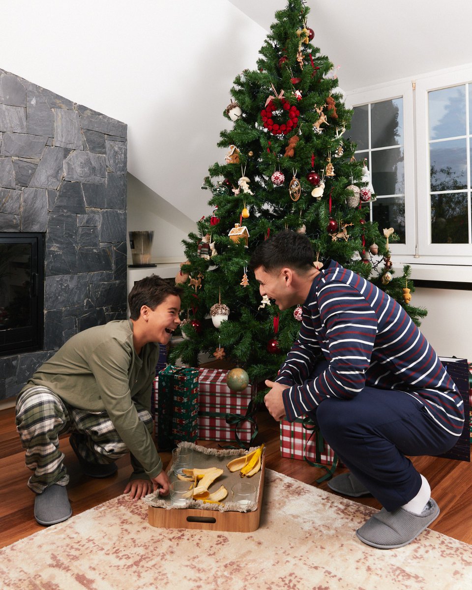 🎁👑 ¡Confirmado! Los Reyes se fueron con energía de sobra… 🍌 No dejaron ni rastro del plátano y los regalos aparecieron como por arte de magia. 🎉

Y tú, ¿has tenido suerte o toca reclamarle a Melchor por MD? 😂👇

#PlátanoDeCanarias #DíaDeReyes #EnergíaNatural