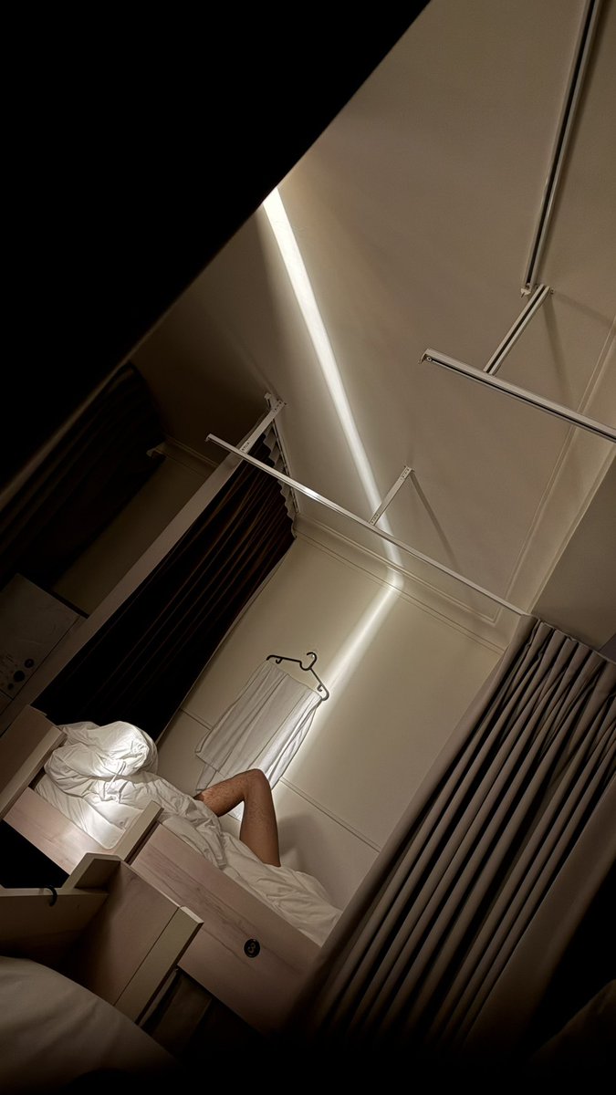 昨晚的_1八八1 _太好玩啦🥵🥵🥵
5P一起色色射進去洞洞裡，爆漿啦