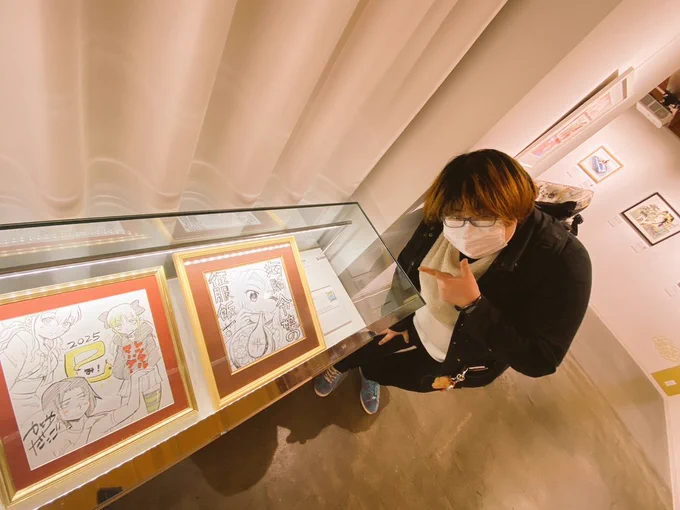 吉祥寺のギャラリーゼノンさんにて
『#MANGAxNENGA 〜クリエイターたちの年賀状展〜』参戦!

連載中の「海賊令嬢の征服飯」のイラストを色紙展示させていただいております!

◽️会期 2025/1/6〜1/26
◽️会場 GALLERY ZENON
◽️時間 11:00〜18:00(入場無料)

是非ご鑑賞くださいませ! 