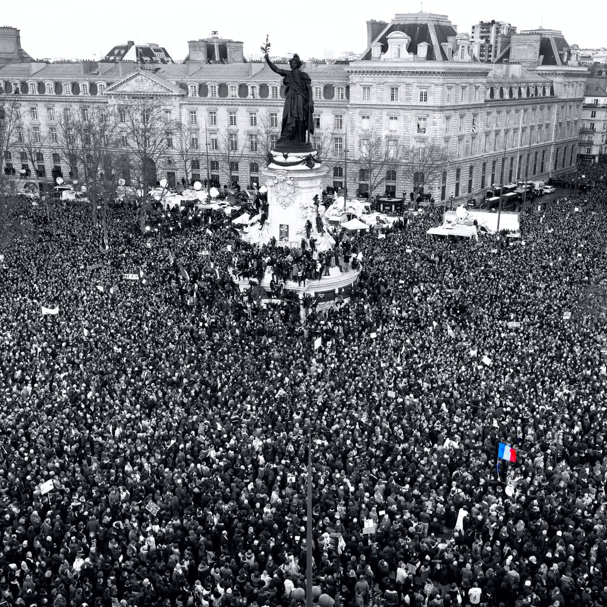 C'était il y a 10 ans.

Nous rendons aujourd'hui hommage aux victimes de l'attentat terroriste contre Charlie Hebdo :

Frédéric Boisseau
Franck Brinsolaro
Cabu
Elsa Cayat
Charb
Honoré
Bernard Maris
Ahmed Merabet
Mustapha Ourrad
Michel Renaud
Tignous
Georges Wolinski

#7janvier