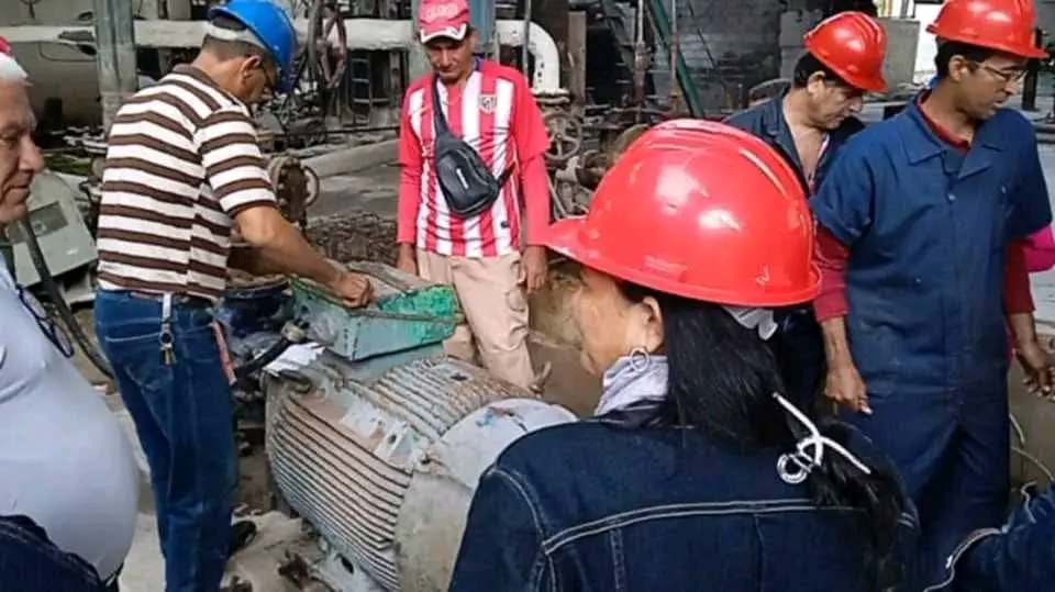 Constatar la marcha de los preparativos para la Zafra Azucarera, fue el objetivo de la visita efectuada por máximas autoridades políticas y gubernamentales de la #ProvinciaGranma, a la Empresa Agroindustrial Azucarera "Enidio Díaz Machado" del municipio de #Campechuela.