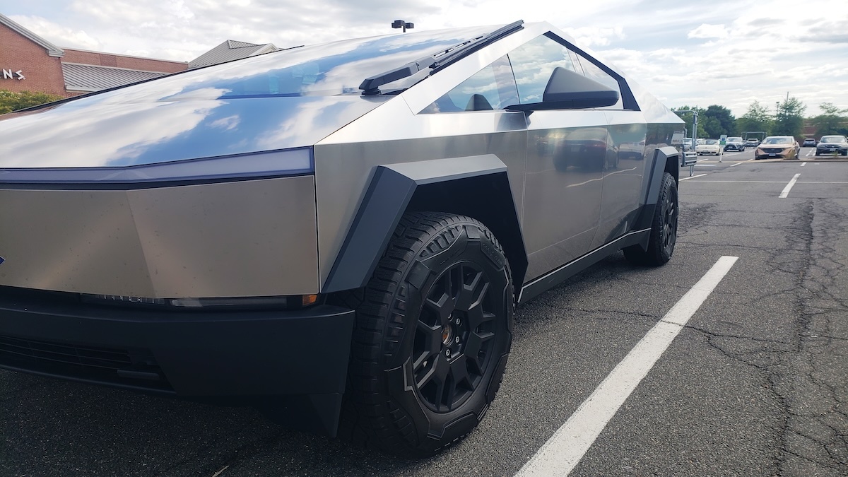 TweetThreatNews's tweet image. Is your car spying on you? Tesla&apos;s data collection during a Cybertruck explosion raises privacy concerns. Experts debate the balance between law enforcement needs and personal rights. 🚗🔍 #Tesla #PrivacyUSA #DataConcerns #CybersecurityNews

link: ift.tt/aIy61lf