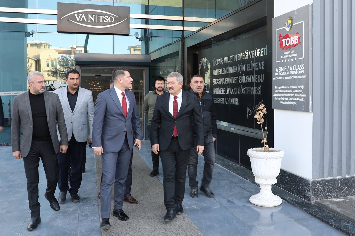 Van Ticaret ve Sanayi Odası (@vantsokurumsal) on Twitter photo Odamıza nezaket ziyaretinde bulunan Tuşba Kaymakamı Sn. Musa Göktaş ve Yatırım İzleme Müdürü Sn. Nihat Arpa; Yönetim Kurulumuz, Meclis Başkan Yardımcımız ve Yüksek İstişare Kurulu Üyemiz ile bir araya geldi.
<a href="/musagoktas_/">Musa Göktaş</a> <a href="/NecdetTakva/">Necdet Takva</a> <a href="/Omeryilmaz__/">Ömer YILMAZ</a> <a href="/Mahmutkoroglu65/">Mahmut KÖROĞLU</a> <a href="/VeyselParin/">Veysel parin</a> Odamıza nezaket ziyaretinde bulunan Tuşba Kaymakamı Sn. Musa Göktaş ve Yatırım İzleme Müdürü Sn. Nihat Arpa; Yönetim Kurulumuz, Meclis Başkan Yardımcımız ve Yüksek İstişare Kurulu Üyemiz ile bir araya geldi.
<a href="/musagoktas_/">Musa Göktaş</a> <a href="/NecdetTakva/">Necdet Takva</a> <a href="/Omeryilmaz__/">Ömer YILMAZ</a> <a href="/Mahmutkoroglu65/">Mahmut KÖROĞLU</a> <a href="/VeyselParin/">Veysel parin</a>