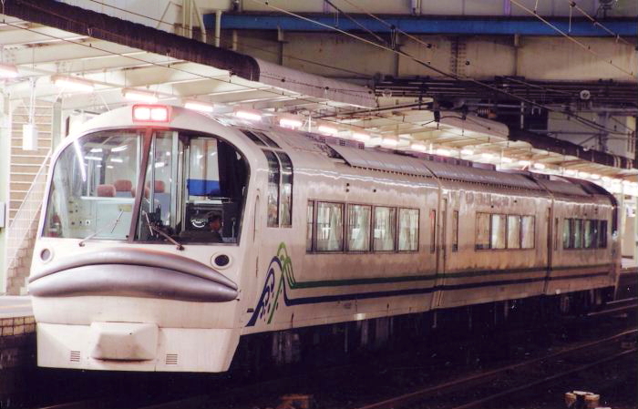 pepe5861's tweet image. 「花嫁のれん」運転再開や「はなあかり」を連結しての「かにカニはまかぜ」と気動車観光列車が盛り上がってきましたね！
JR西日本気動車ジョイフルトレイン全盛期を思い出します！「ふれあいパル」「ふれあいSUN-IN」「ほのぼのSUN-IN」 「セイシェル」「リゾートサルーンフェスタ」等色々ありましたね