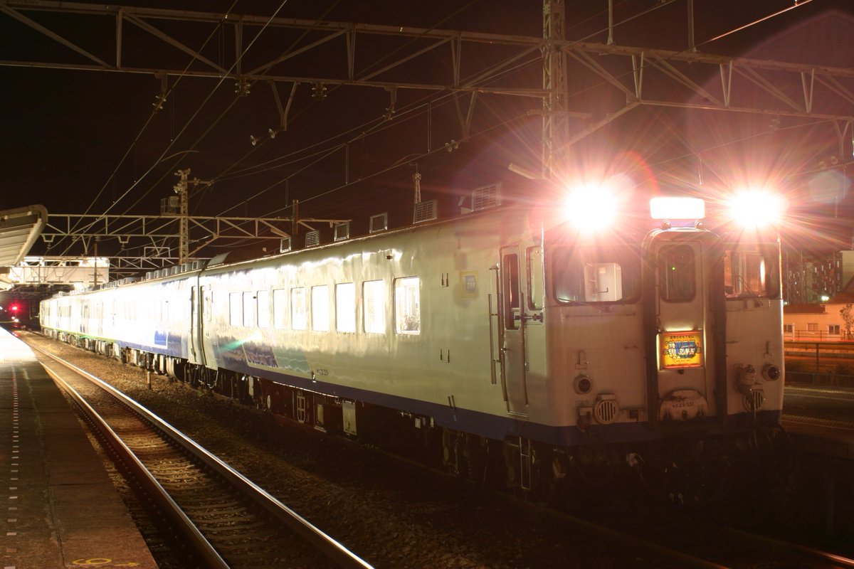 pepe5861's tweet image. 「花嫁のれん」運転再開や「はなあかり」を連結しての「かにカニはまかぜ」と気動車観光列車が盛り上がってきましたね！
JR西日本気動車ジョイフルトレイン全盛期を思い出します！「ふれあいパル」「ふれあいSUN-IN」「ほのぼのSUN-IN」 「セイシェル」「リゾートサルーンフェスタ」等色々ありましたね