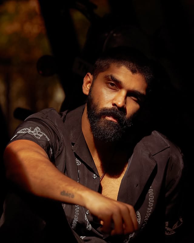 Dhruv_Trends's tweet photo. Peace in Chaos 🥶🥵 

#DhruvVikram #Bison 
@chiyaan @chiyaanCVF @Kalaiazhagan15 @sooriaruna https://t.co/XdgmTxgCb8