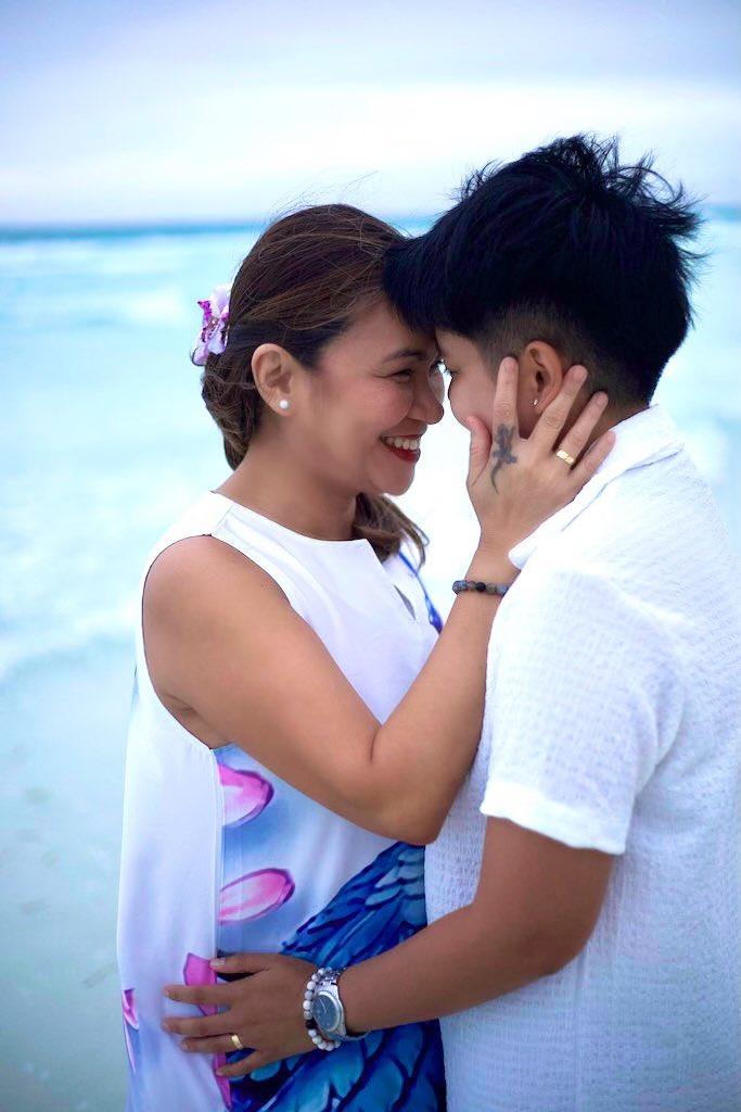 JhoannaLynnCruz's tweet photo. The 1st time we took a photo of us looking at each other, it was by self-timer accident, at the beach in Laiya, Batangas in Aug 2023. I loved looking at you looking at me and wanted to document those moments. Moments in which we existed only in each otherโs eyesโฆ
๐ณ๏ธโ๐
#monthsary https://t.co/w80uDqiL7z