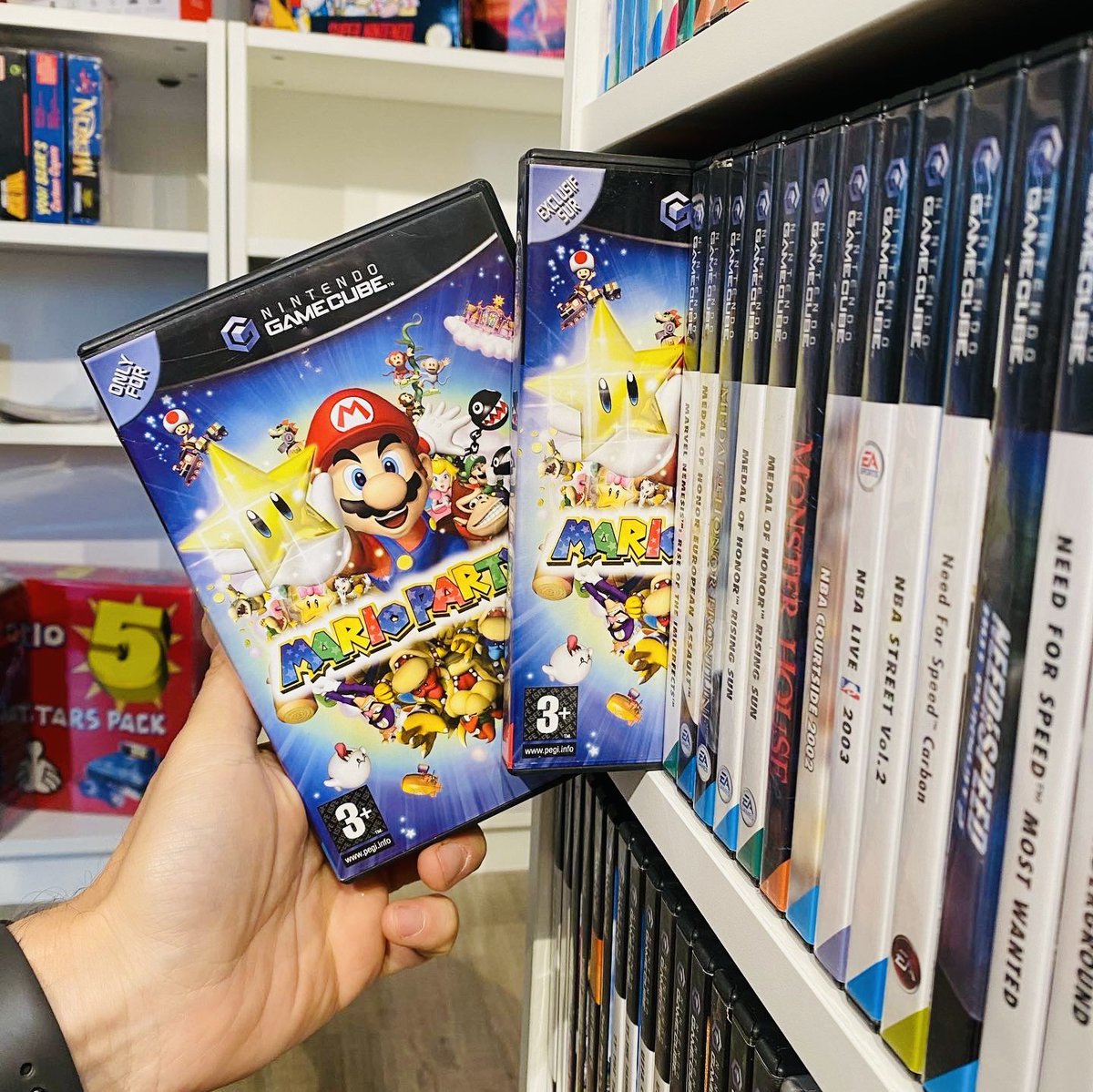 CollectorVault's tweet photo. Straight from 2022…

It… euh… has arrived…

#gameroom #gamemuseum #limitedgames #raregames #retrogaming #marioparty #nes #oldvideogames #tmnt https://t.co/NU2YvJpAK7