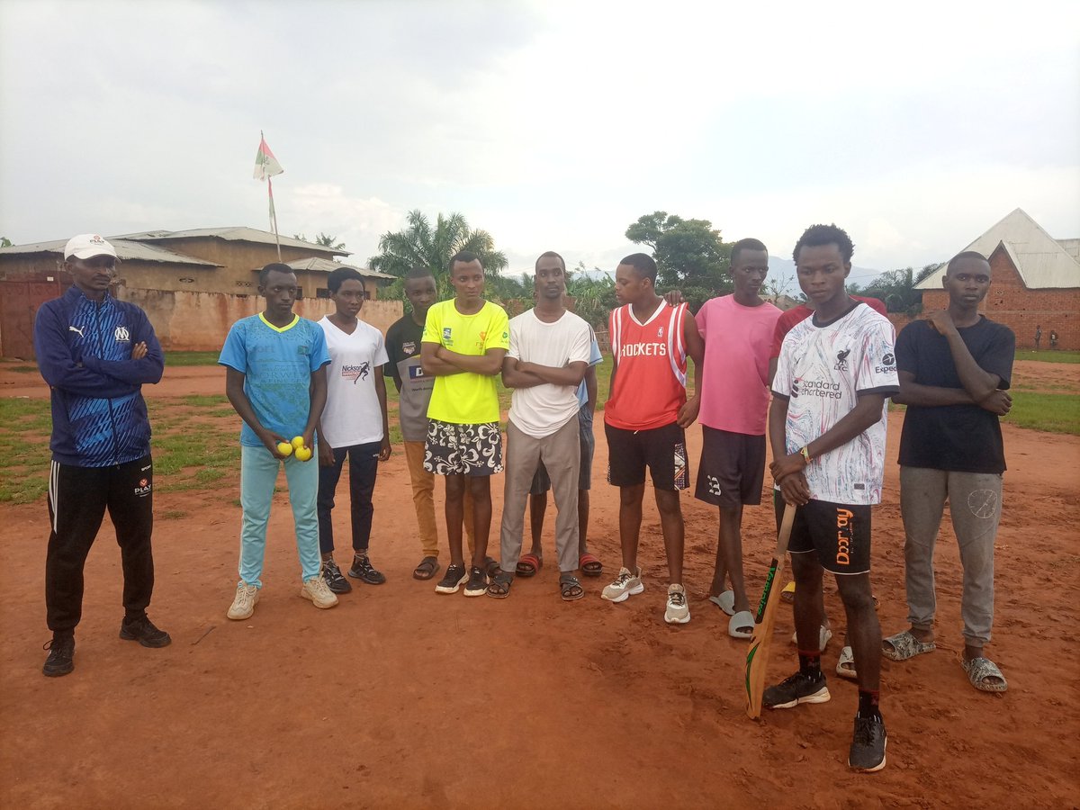 Burundi Cricket Federation (@_burundicricket) on Twitter photo À Nyanza_Lac, ce lundi 6 Janvier marque le premier jour d'une formation de mise à niveau pour les joueurs, coachs et umpires de <a href="/CricketBurunga/">Cricket BURUNGA</a>
Cette formation qui va durer trois jours permettra aux formés d'acquérir davantage les notions sur les lois et techniques du Cricket. À Nyanza_Lac, ce lundi 6 Janvier marque le premier jour d'une formation de mise à niveau pour les joueurs, coachs et umpires de <a href="/CricketBurunga/">Cricket BURUNGA</a>
Cette formation qui va durer trois jours permettra aux formés d'acquérir davantage les notions sur les lois et techniques du Cricket.
