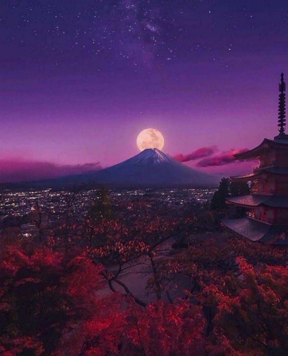 M1ONLOVER's tweet photo. Full moon over Mount fuji, Japan https://t.co/raKsIXL78z