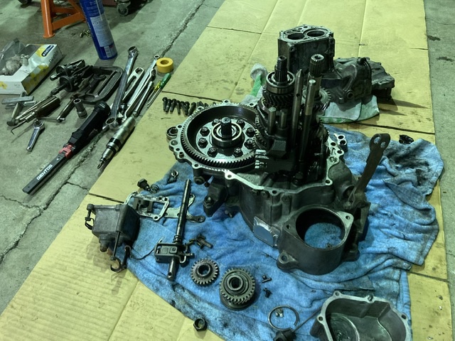 CALRACING298168's tweet photo. CA72ツインカムRSミッションO/H、ロワアーム、ラックエンド、サスペンションブッシュ・シフトカラー交換etc…
トー・タイロッドエンド左右ネジ山・ハンドル中立・ウインカーキャンセル左右調整etc…
#マイティボーイ
#マー坊
#SS40 https://t.co/shUQOyRgTB