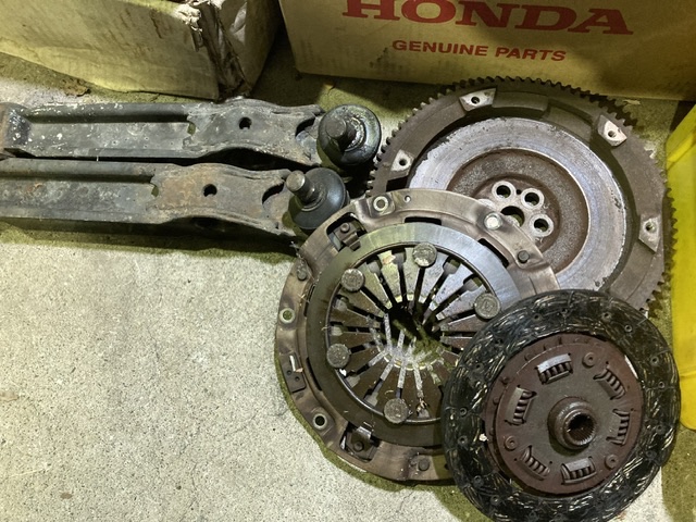 CALRACING298168's tweet photo. CA72ツインカムRSミッションO/H、ロワアーム、ラックエンド、サスペンションブッシュ・シフトカラー交換etc…
トー・タイロッドエンド左右ネジ山・ハンドル中立・ウインカーキャンセル左右調整etc…
#マイティボーイ
#マー坊
#SS40 https://t.co/shUQOyRgTB
