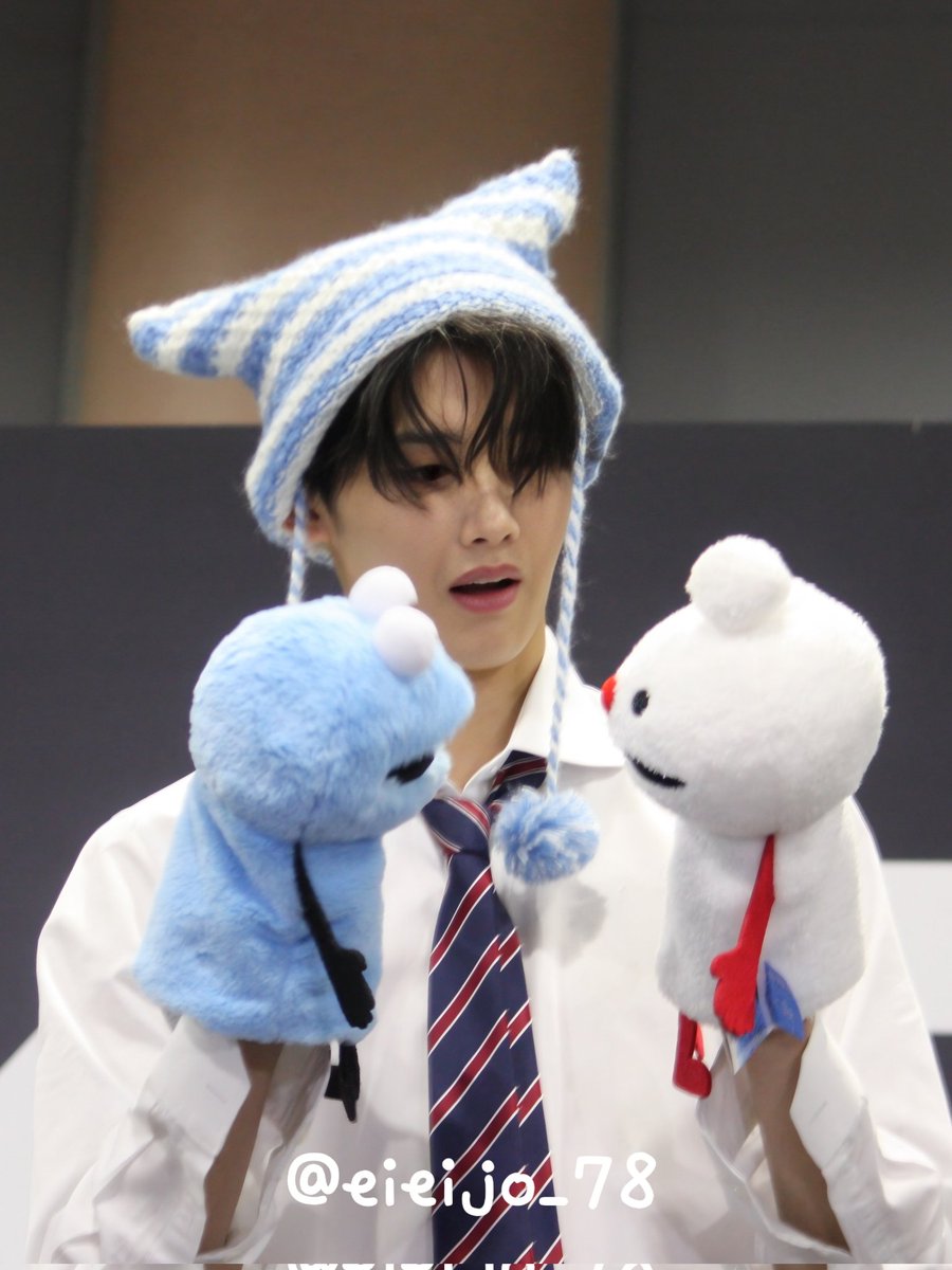 eieijo_78's tweet image. 250105 &amp;amp;TEAM 雪明かり 京都
スペシャルプレミアムサイン会 プレサ スプサ JO

パペットスンスン ノンノン
口パクパクさせててかわいかったꕀ𖤐 ̖́

#JO #andTEAM #andTEAM_jo #죠