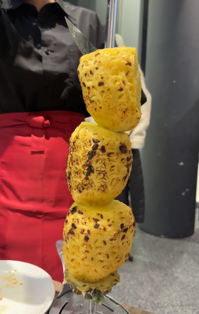 teamk44's tweet photo. 昨夜の新年会は、シュラスコ（ブラジリアンバーベキュー）！
がっつり食って飲んで喋りまくり！
いや〜、楽しかったぁ！ https://t.co/0GYXuVvVKF