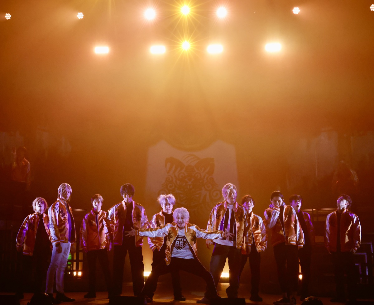 theatergirl_jp's tweet photo. 1/3より舞台「WIND BREAKER」が開幕！

「舞台上で表現できる事の限界に挑戦しています」
#石川凌雅、#佐奈宏紀、#今牧輝琉、#里中将道 らのコメントと舞台写真をお届け📷

▼記事はこちら
https://t.co/sT4bObruhc

#ウィンブレ #舞台ウィンブレ #植木豪 #三浦香 #高橋駿一 #安藤夢叶 #中本大賀 #横山賀三 #YUKI #河野凌太 #茶谷優太 #髙橋果鈴