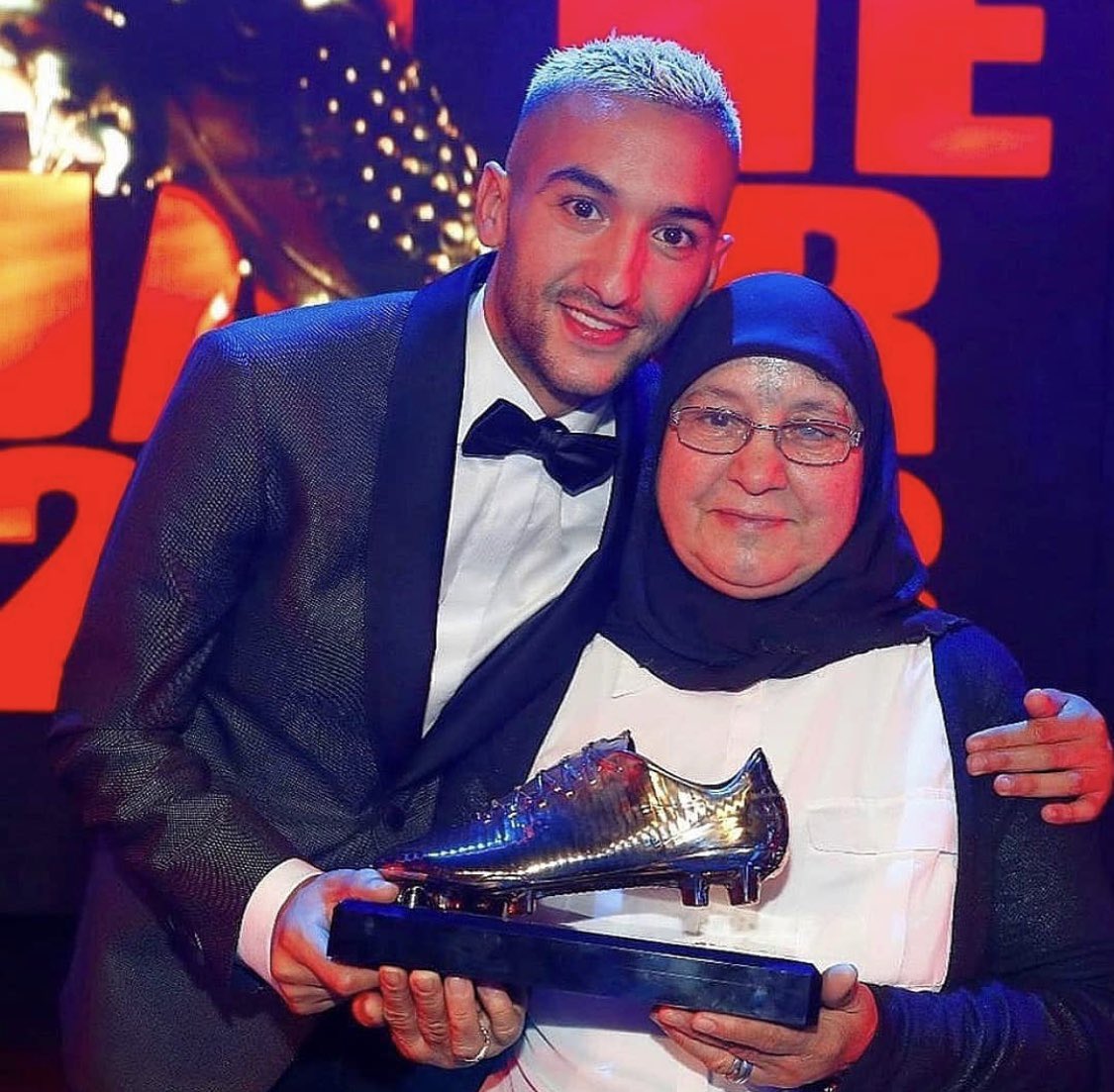 hydersyedd's tweet photo. @GoonerEurychus *19. Hakim Ziyech – While others saw their fortunes vanish post-divorce, Ziyech learned from their mistakes and transferred everything to his mom’s name. His ex-wife can try, but Mama Ziyech holds the keys to the kingdom! Just like prime Kante handles midfield, nothing gets past. https://t.co/B5jlz53qH6