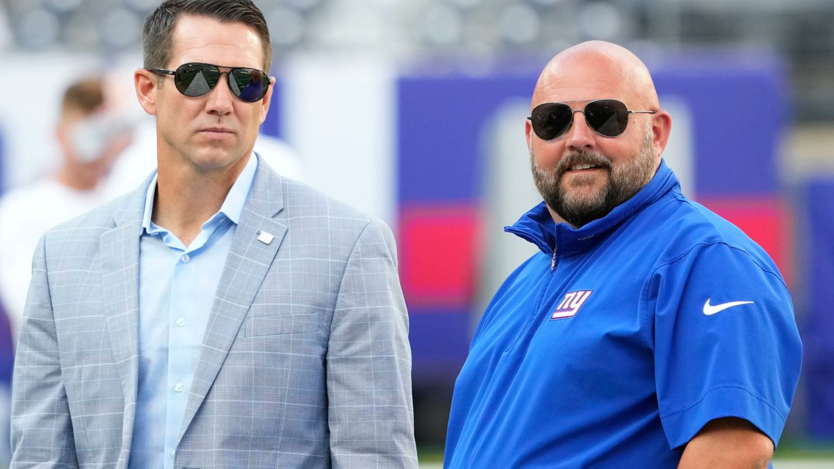 NFL_DovKleiman's tweet photo. 𝗕𝗥𝗘𝗔𝗞𝗜𝗡𝗚: The #Giants are keeping HC Brian Daboll and GM Joe Schoen for next season. https://t.co/AZEeXnDczu