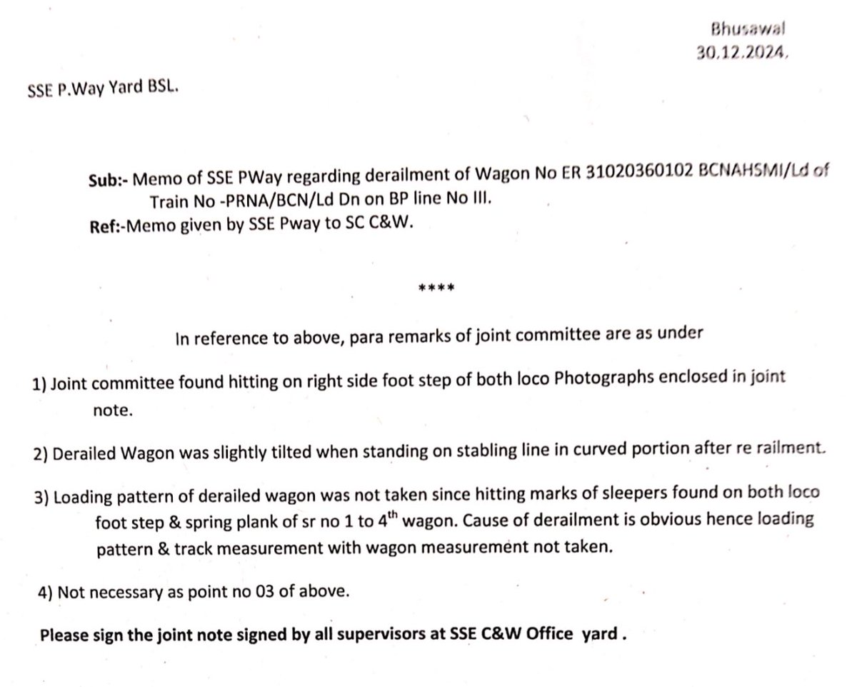 Railwhispers's tweet image. पहले राजधानी सहित दो #SPAD छिपाने,फिर टॉवर वैगंस की हेड-ऑन टक्कर से साफ मुकरने और ऐसी कई घटनाओं के बाद अब बीते साल के अंतिम दिन हुए #डिरेलमेंट को भी छिपाने की कोशिश हुई!
रेलमंत्री @AshwiniVaishnaw जी से आग्रह है कि वह इस डिवीजन को एक “एक्स्ट्रा ऑर्डिनरी सेफ्टी शील्ड” प्रदान करें!