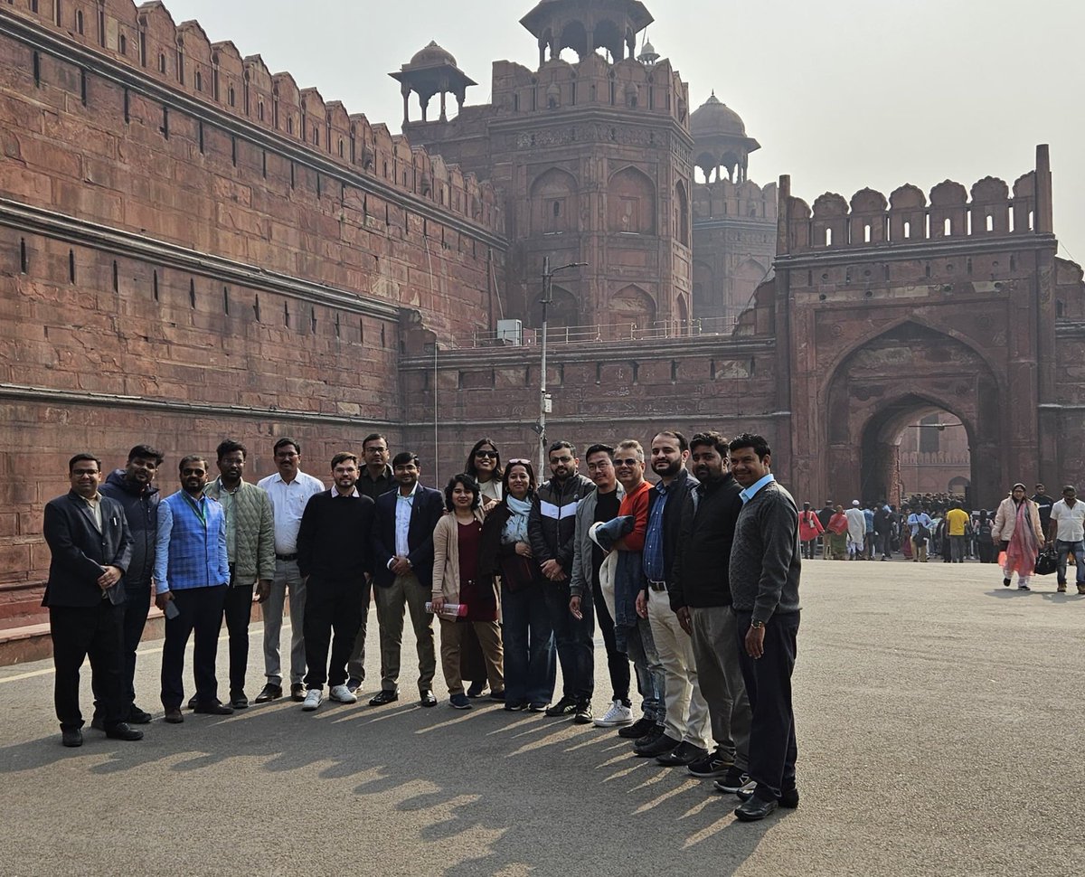 IIS_SGB's tweet photo. Officer Trainees of Sr Grade of Indian Information Service visited Raj Ghat, Red Fort and Humayun’s Tomb during Delhi Dharshan, part of the Foundation Course underway at @IIMC_India #NewDelhi #Delhi https://t.co/BR3gLnfT0e