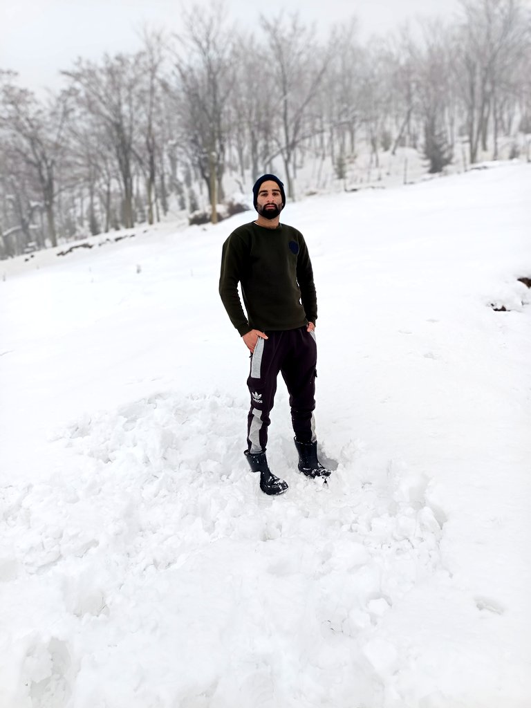 KuchayShahi's tweet photo. “Remember that happiness is a way of travel – not a destination.”
❄️ https://t.co/R48jhKSHet