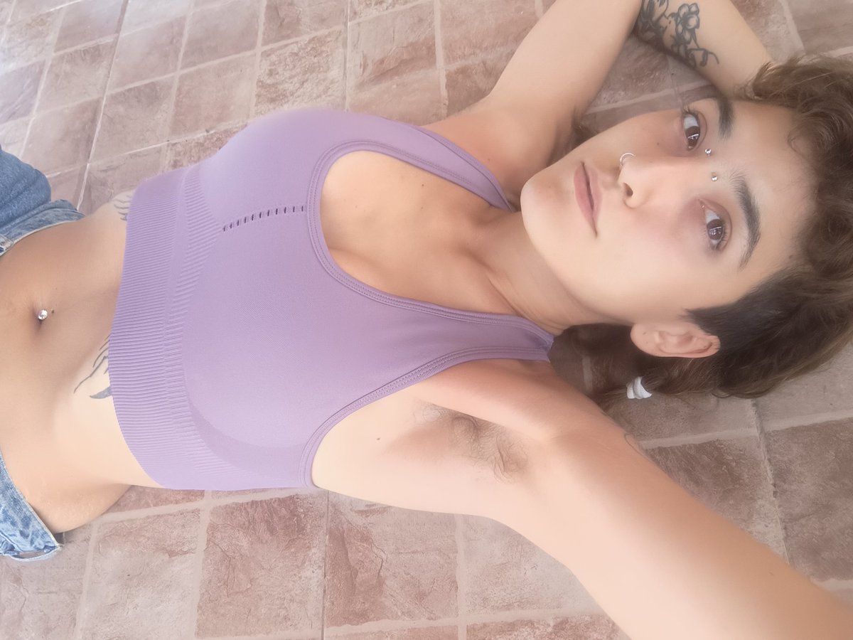 Happy Three Kings Day my love ❤️ 
onlyfans.com/kinkyakame_vip

#hairypits #ofcreator #hairygirl #naturalgirl #hairy #hairyarmpits