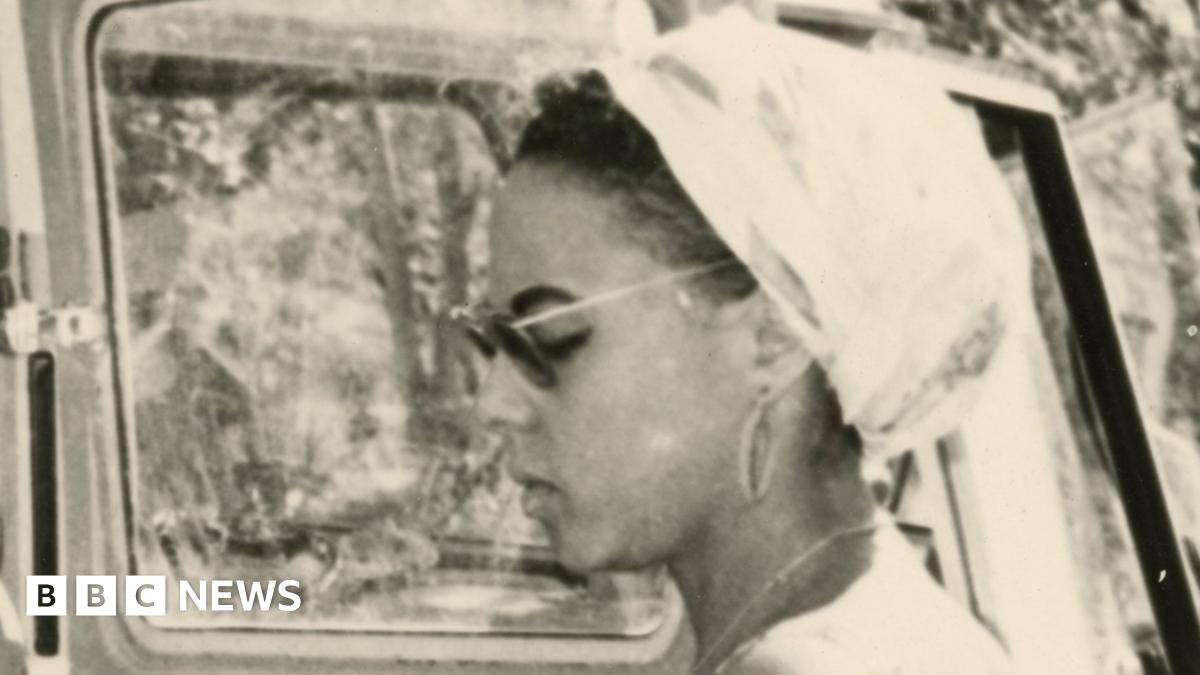 She traded ideas with famed revolutionaries like Ghana's Kwame Nkrumah, Guinea's Sékou Touré and Algeria's Ahmed Ben Bella, yet the story of Andrée Blouin is hardly known. bbc.in/423NYMK