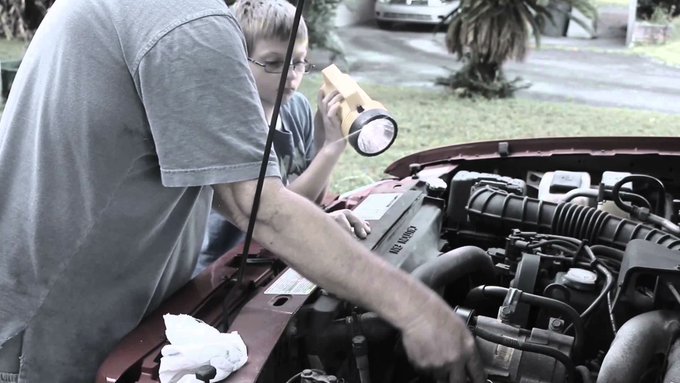 CapitalBlindado's tweet photo. 3. Trabajar en el coche con tu padre para aprender a arreglar cosas.

Lo único que aprendí fue a sujetar la linterna y a que me gritaran. https://t.co/NCxxTSDFec