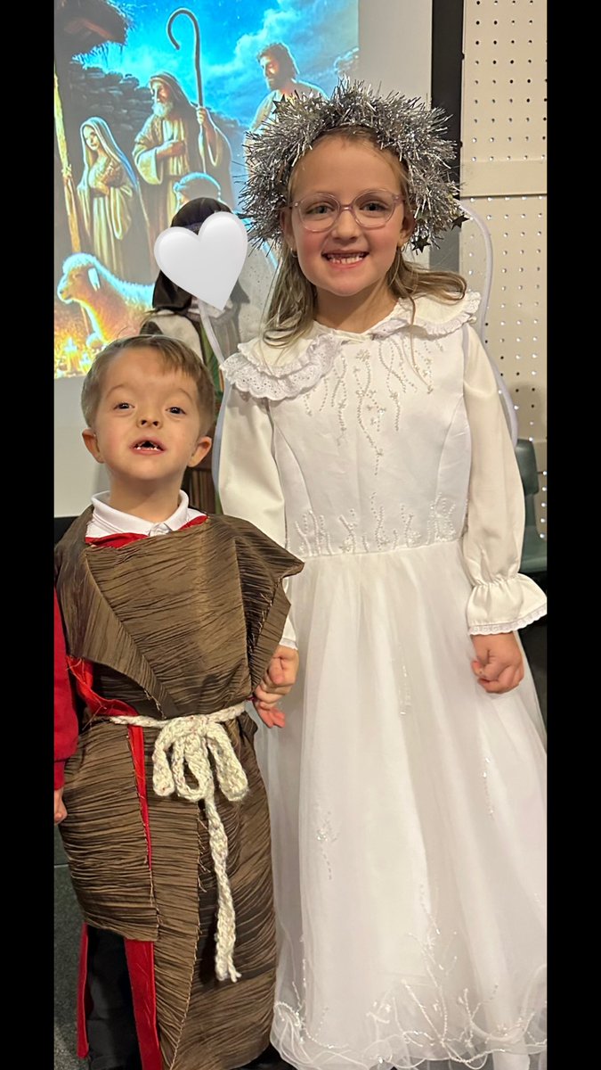 isaackearney's tweet photo. Me &amp; my friend Sofia ❤️ https://t.co/hBe95G3ngp