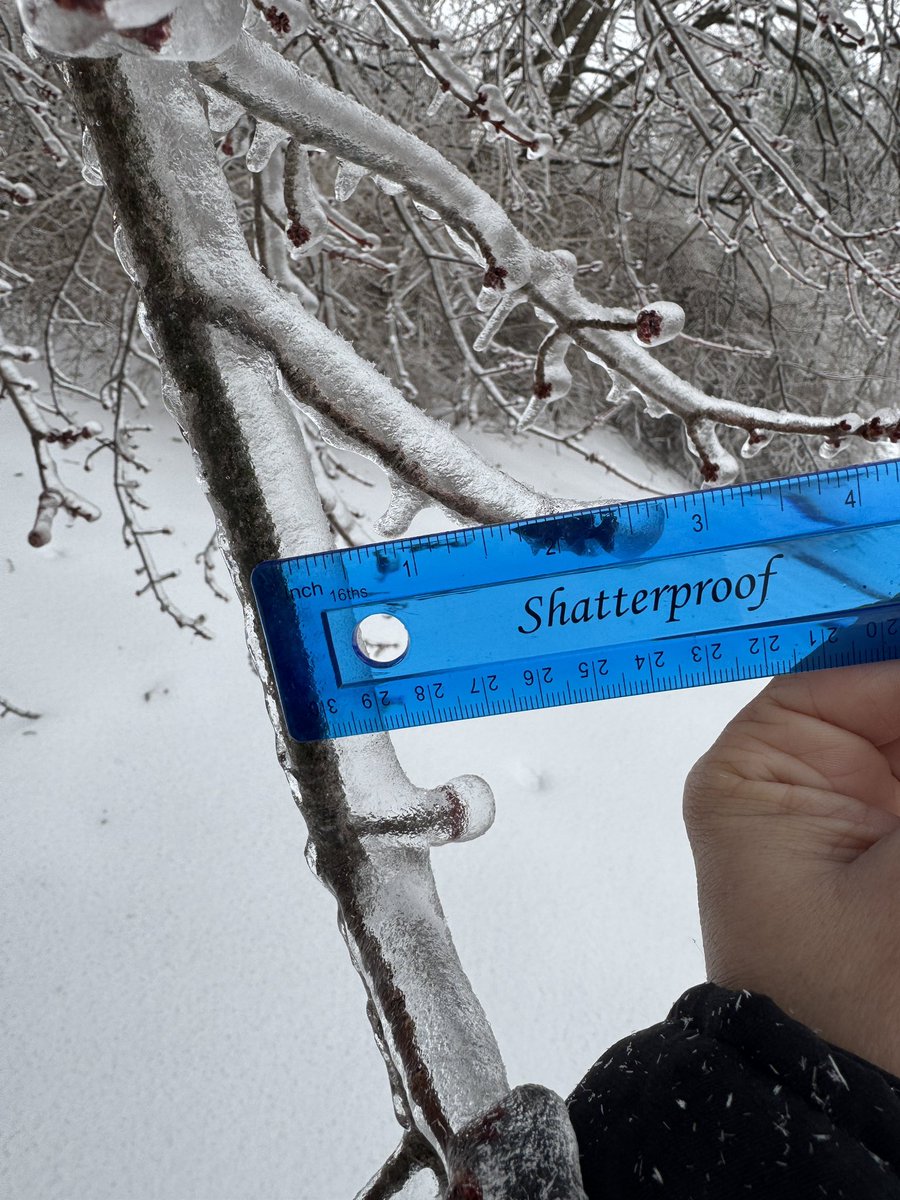 Winter storm not quite over yet!! 5 inches of snow and .5 inches of ice so far in SW Lex. I don’t think I’ll be driving anywhere anytime soon!!! <a href="/Kentuckyweather/">Chris Bailey</a> <a href="/JimWKYT/">Jim Caldwell ⛈️</a> #kywx