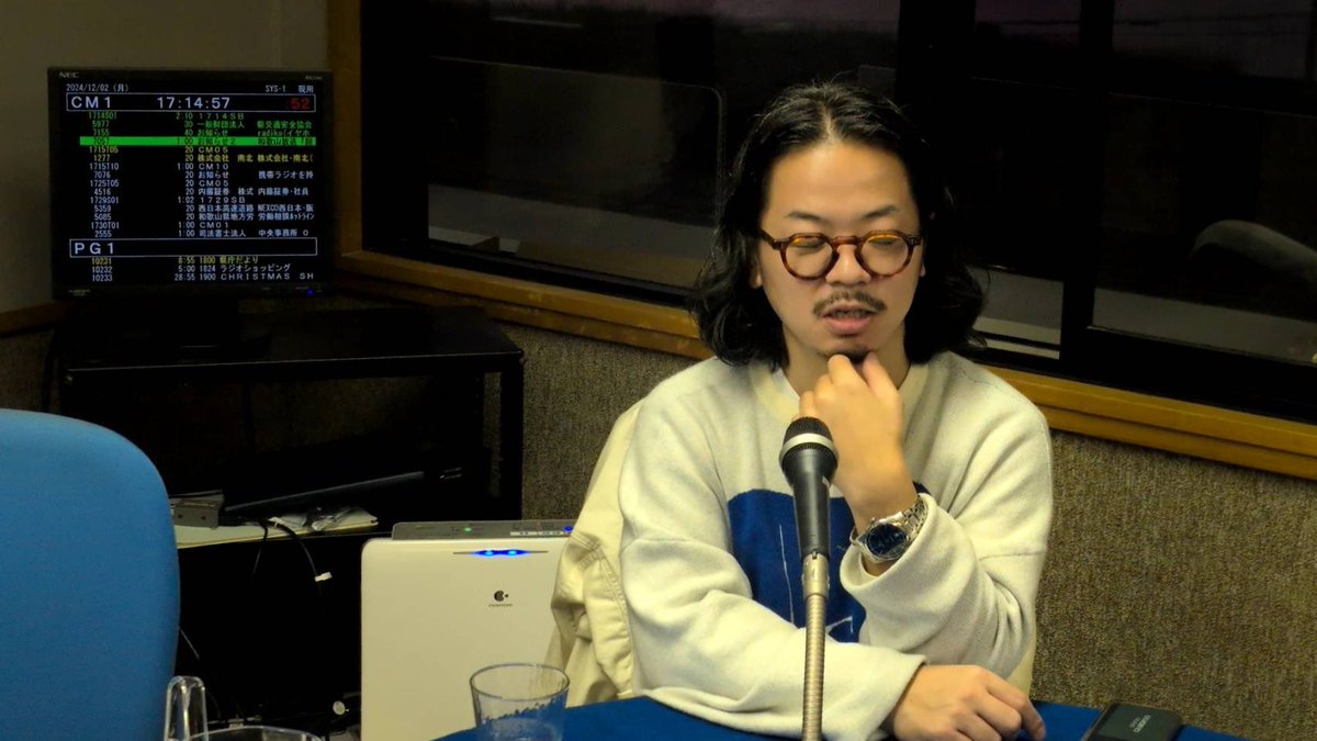 rscometogether's tweet image. 1.6本年もどうぞよろしくお願いします🐍和歌山市三木町にあるcafe&amp;amp;BAR MUGGSYオーナーのオク ヨシミツさんと新年の乾杯を🥂♪ #rhfactor 大阪梅田に昨年11/23にopenした世界で2店舗目、日本初のGUCCIのバーでも働く事に…#wbsradio #レディカム #和歌山放送ラジオ #GucciGiardino