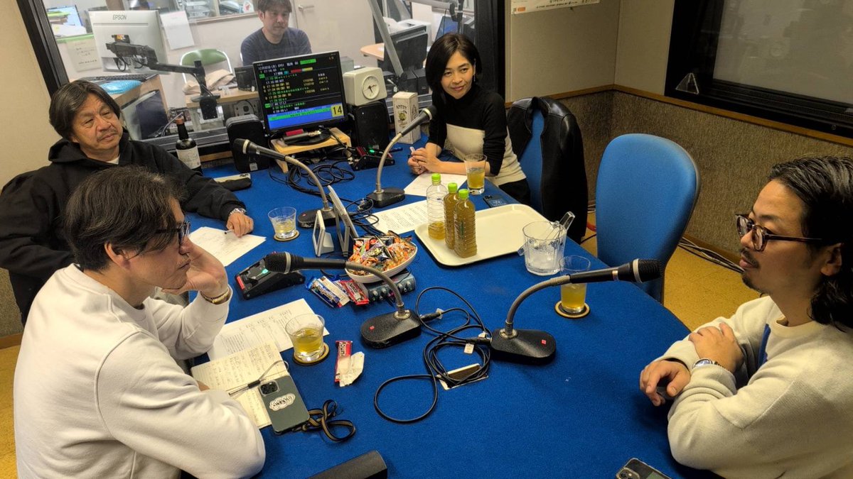 rscometogether's tweet image. 1.6本年もどうぞよろしくお願いします🐍和歌山市三木町にあるcafe&amp;amp;BAR MUGGSYオーナーのオク ヨシミツさんと新年の乾杯を🥂♪ #rhfactor 大阪梅田に昨年11/23にopenした世界で2店舗目、日本初のGUCCIのバーでも働く事に…#wbsradio #レディカム #和歌山放送ラジオ #GucciGiardino