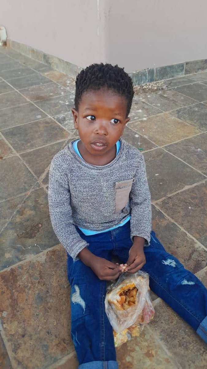 NorthWesTimes's tweet photo. RE KOPA THUSO🚨

Nngwana o o mo senepeng se se fa tlase go kaiwa fa a  timetse,ka ntlheng ya letshogo le go lela thata,ngwana o palelwa ke go bua leina la gagwe ebile gago itsiwe kwa a dulang teng.

Ngwana o ka kwa seteisheneng sa mapodisi sa Ganyesa. https://t.co/c4rJSeXpBB