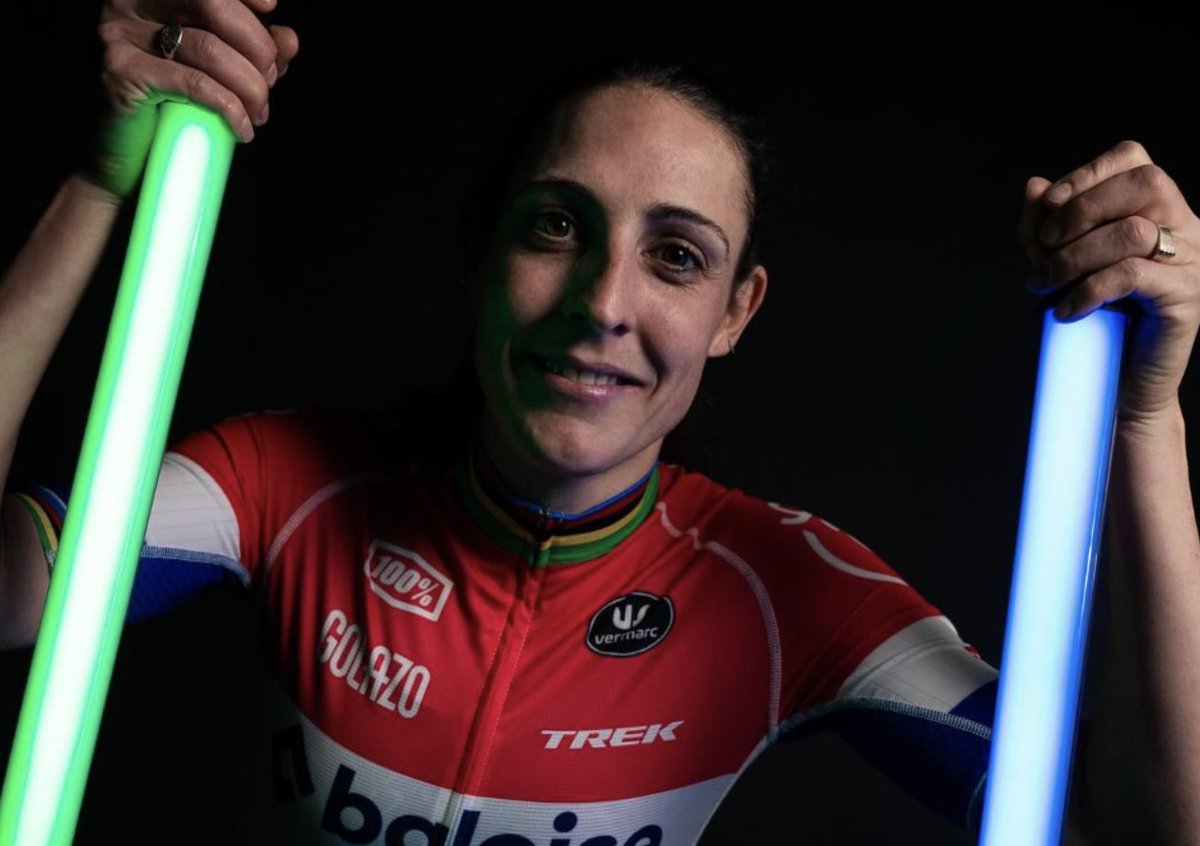 davidesportista's tweet photo. Lucinda Brand renuncia a defender el Nacional. 
Comenta que después de correr 10 carreras en 16 días necesita descansar y entreno de recuperación.

¿Sabéis? Me encantaría que volviera a ser campeona del mundo. Su temporada lo merece. https://t.co/o3MFcOCJZi