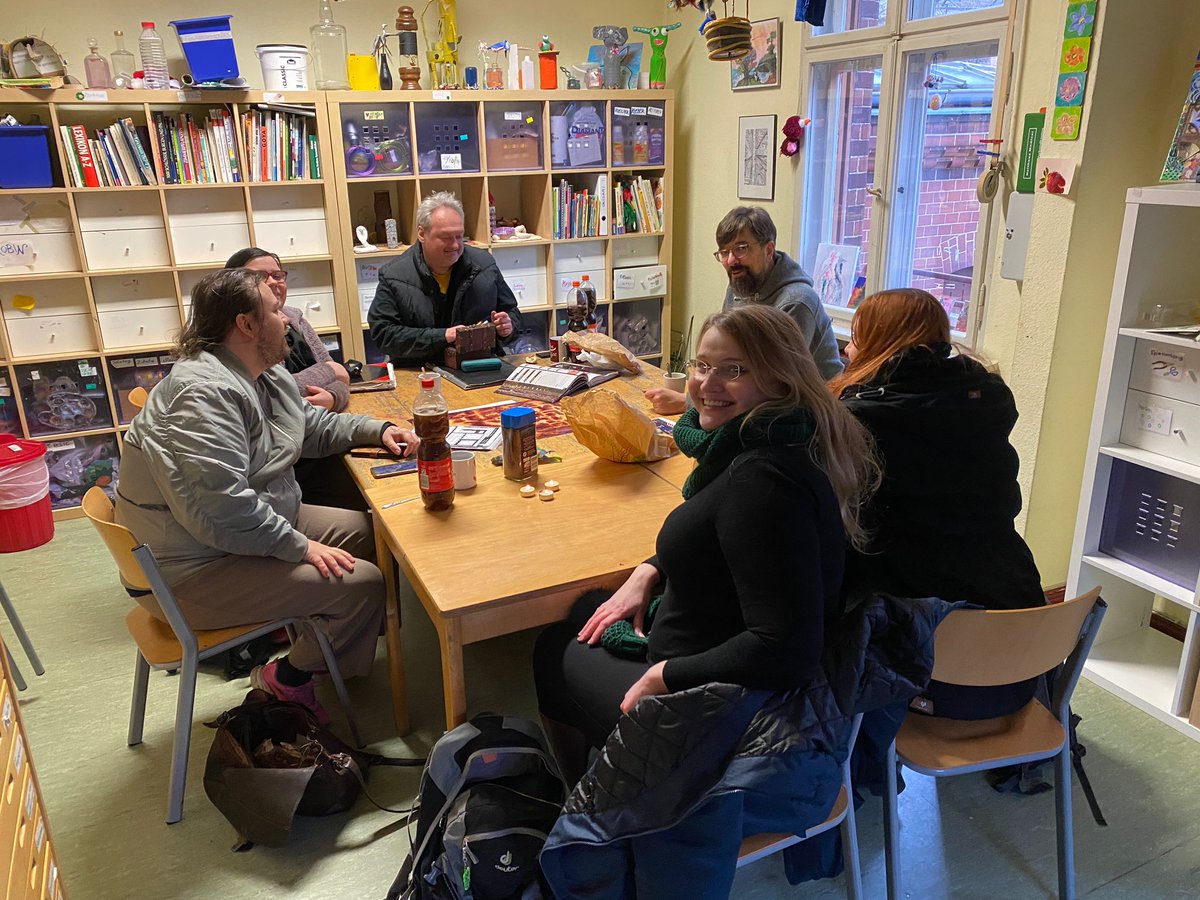 BerlinNexus's tweet photo. Am vergangenen Sonntag wurde wieder und zum ersten Mal in diesem Jahr im Kinder- und Jugendzentrum Die Burg Pen &amp; Paper gespielt.

#Rollenspiel #rpg #pnpDE #pnpberlin #penandpaperberlin #rollenspielberlin #nexus #nexusberlin #spielinderburg #harrydresden #battlelords https://t.co/ga9PP77AtF