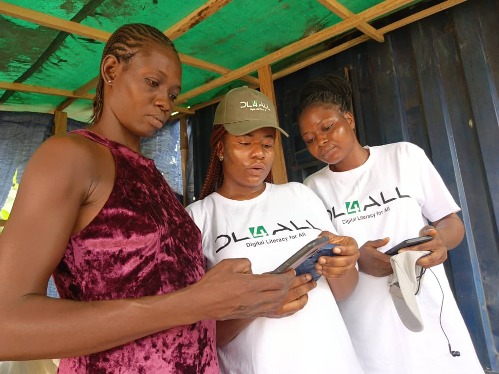 NITDANigeria's tweet image. The power of Communication &amp;amp; Collaboration is reaching our communities! 

With Digital Literacy for All Initiative, artisans and traders are now connecting, sharing ideas, and growing their businesses together.

#DL4All