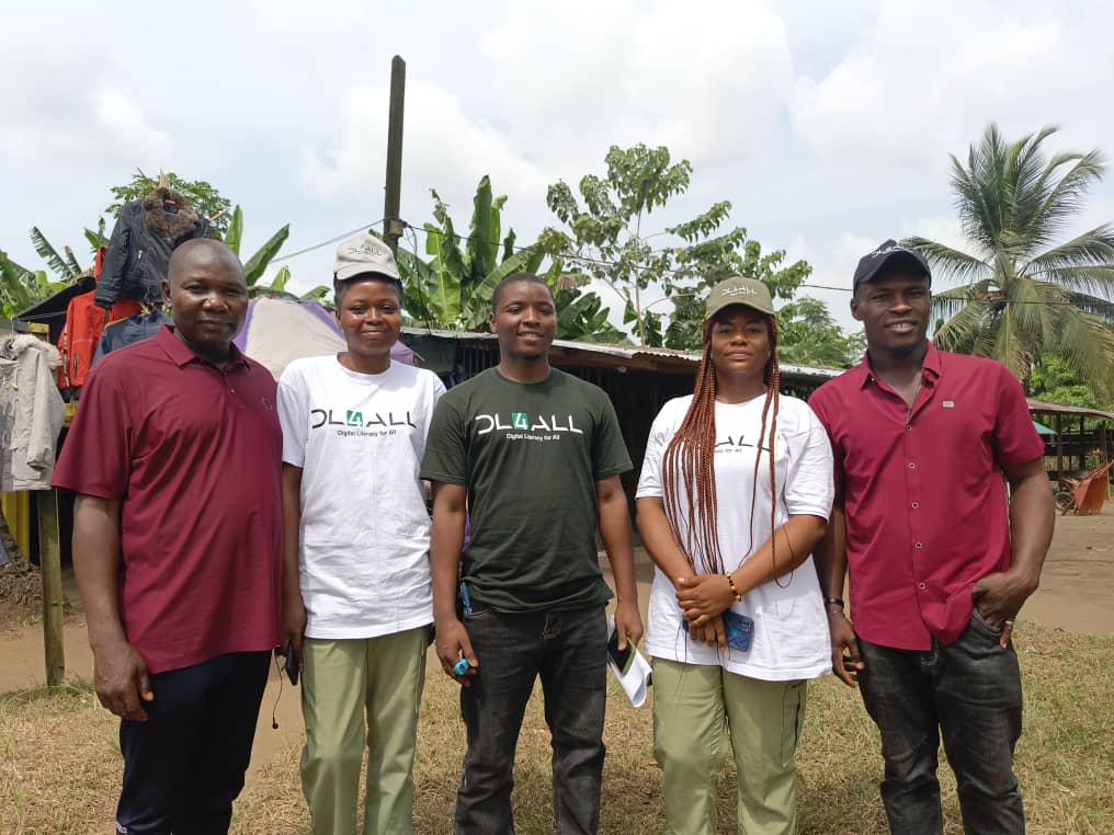 NITDANigeria's tweet image. The power of Communication &amp;amp; Collaboration is reaching our communities! 

With Digital Literacy for All Initiative, artisans and traders are now connecting, sharing ideas, and growing their businesses together.

#DL4All