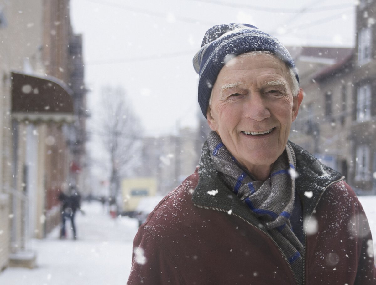 🌟 Happy New Year from Age UK B&amp;NES! 🌟 With colder weather coming, here are some top tips:
❄️ Keep your home at 21°C in the day, 18°C at night🧥 Wear layers to stay cosy🍲 Enjoy hot meals &amp; drinks🚶 Move around to boost warmth📞 Check in on others bit.ly/4j5CPRv
