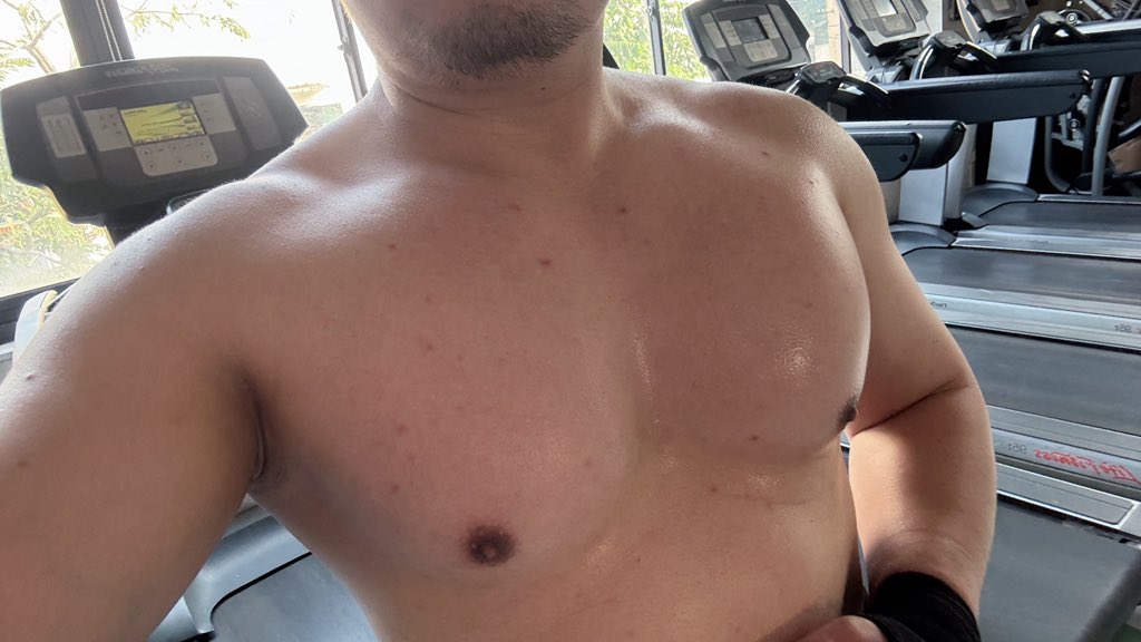 EarlyKuma's tweet photo. 🤭 https://t.co/WUmFIImNDI