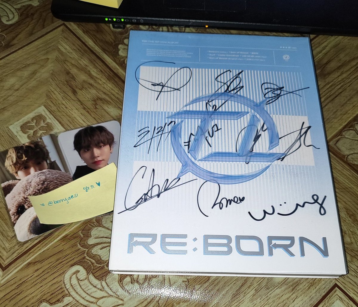 berryaesi's tweet photo. help rt | wts lfb | #딸기sells

• TO1 RE:BORN album [limited OT10 SIGNED]

✧ complete inclusions can choose pcs + free pob pc
✧ qyop + sf
✧ mop: gcash / bank
✧ mod: flash
✧ reply/dm me

🏷️TO1 chihoon donggeon chan jisu minsu jaeyun jyou kyungho jerome woonggi https://t.co/ne2Kwm9JMq