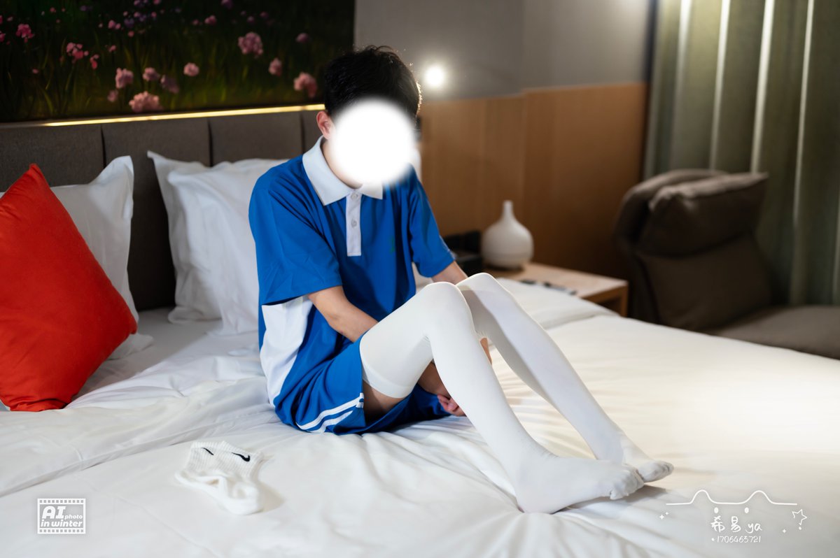 雪糕厂新进员工开始上班了 #白丝 #校服 
👤 <a href="/budongyufeng1/">希易ya</a>    📷 <a href="/S_Aiiiiii/">横行霸道的小爱一枚</a>