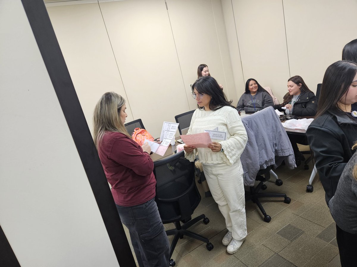 ramirez_math's tweet photo. Kicking off our winter break return with our wonderful LPAC clerks! #THEDepartment #PairShare @delgadong94 @HGarzaAldine @KarenEBurdick https://t.co/cdxtgoVG0i