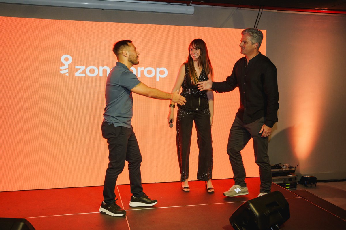 interwin_itw's tweet image. FINALIZAMOS EL 2024 CON UN GRAN RECONOCIMIENTO 🌟 

Queremos compartir con todos un logro que nos llena de orgullo: Interwin ha sido premiada por ZonaProp por nuestra trayectoria y compromiso en el sector inmobiliario.