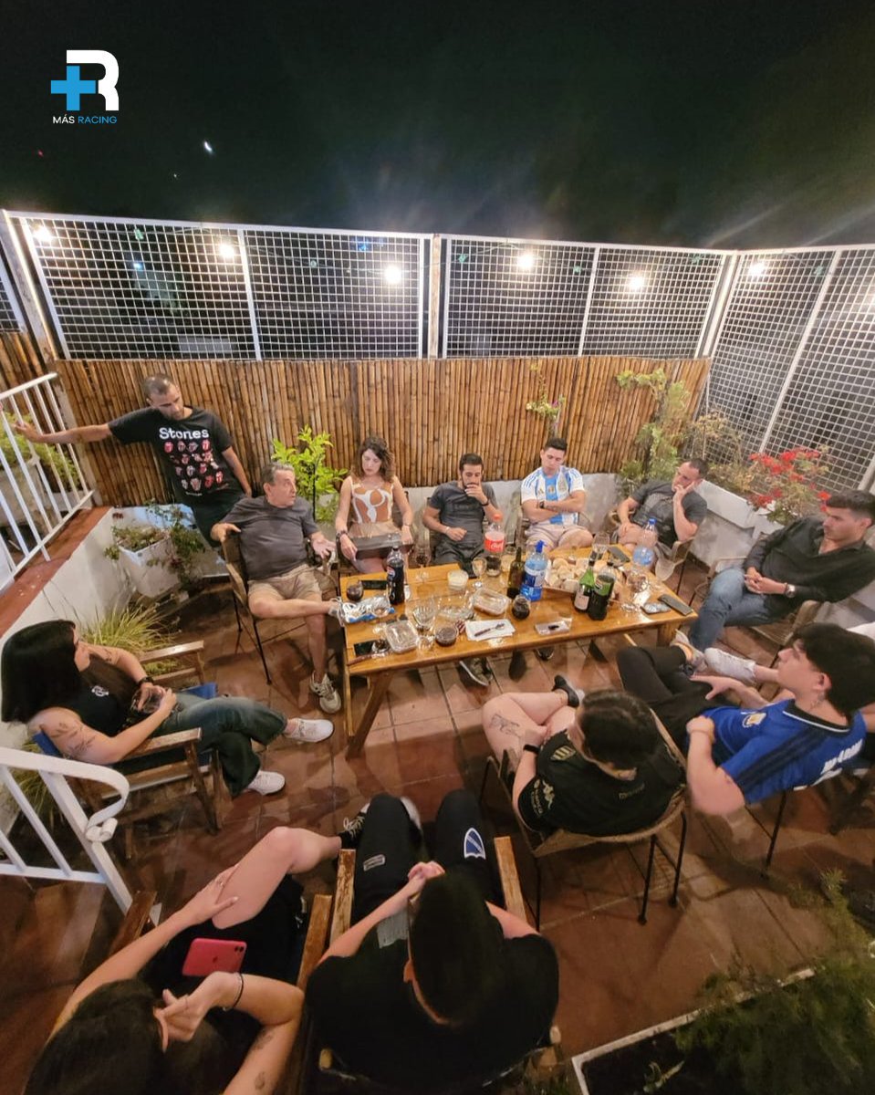 SOMOS MÁS RACING

Tuvimos nuestra primera reunión del 2025 donde charlamos sobre las expectativas y proyectos que tenemos para este año.

¡Aguante Racing y esta banda!  🤍🩵