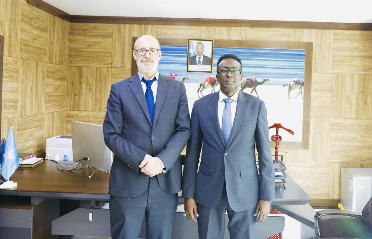 Mo Shire (@moshireh) on Twitter photo welcomed Mr. <a href="/GConway_UN/">George Conway</a> to my office to discuss new <a href="/UNinSomalia/">UN in Somalia</a> Country Framework 2026-2030 & its alignment with the NTP. Also focussed on the significance of shofting from humanitarian aid to sustainable development while reinforcing our commitment to impactful collaboration. welcomed Mr. <a href="/GConway_UN/">George Conway</a> to my office to discuss new <a href="/UNinSomalia/">UN in Somalia</a> Country Framework 2026-2030 & its alignment with the NTP. Also focussed on the significance of shofting from humanitarian aid to sustainable development while reinforcing our commitment to impactful collaboration.
